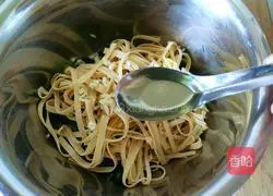 Illustration of how to make spinach mixed with tofu skin 9