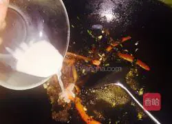 Illustration of how to make black bean sauce, dace and lettuce 9