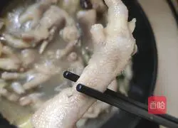 Illustration of how to make salt-baked chicken feet 4