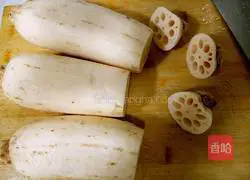 Illustration of how to make glutinous rice lotus root 2