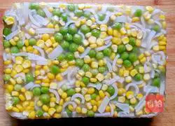 Illustration of how to make colorful pig skin jelly 11