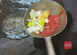 Illustration of how to make sour soup noodles 1