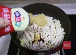 Quickly stir-fry lotus root strips with oyster sauce❗️ Home-style stir-fried lotus root illustration 6 