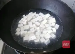 Illustration of how to make Chinese toon mixed with tofu 2