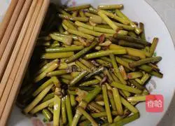 Illustration of how to stir-fry garlic moss 3