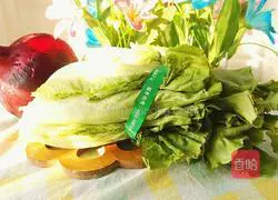 Illustration of how to make fried onions and lettuce 1