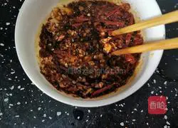 Illustration of how to make cold cowpeas 12