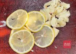 Illustration of how to make cold squid flowers 1