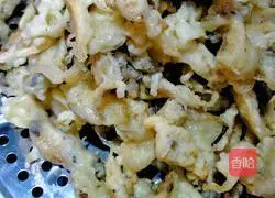 Illustration of how to make dry fried oyster mushrooms 7