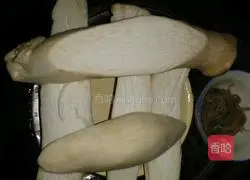 Illustration of how to make cold king oyster mushrooms 1