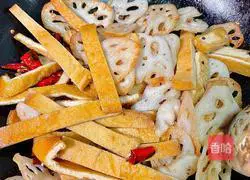 Illustration of how to make stir-fried lotus root tofu 6