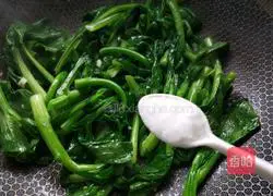 Illustration of how to make garlic cabbage 6