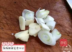 Illustration of how to make light stir-fry with lotus sugar 3