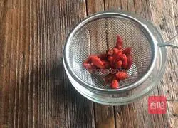 Illustration of how to make purslane and bitter melon mound 5