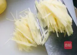 Illustration of how to make spicy and sour potato shreds 2