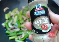 Illustration of how to make asparagus and mushrooms 16