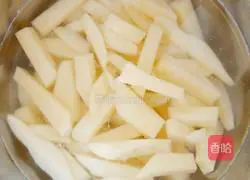 Illustration of how to make celery and potato sticks 2