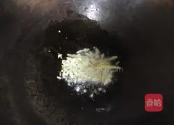 Illustration of how to make fried snow peas 6