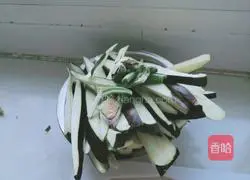 Illustration of how to make eggplant strips with homemade sauce 1