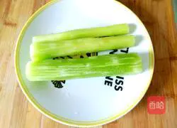 Illustration of how to make scrambled eggs with green bamboo shoots 1