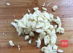 Illustration of how to make cold peanuts and spinach 3