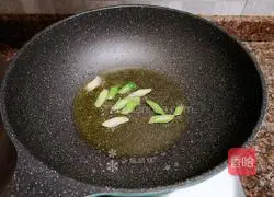 Illustration of how to make white fungus and stir-fried cauliflower 8