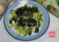 Black fungus Illustration of how to stir-fry broccoli 9