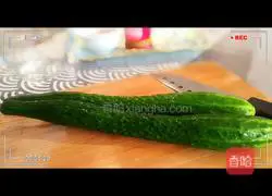 Illustration of how to make spicy and sour cucumber with minced garlic 2