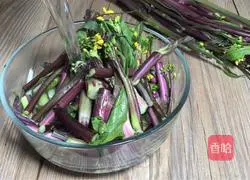 Illustration of how to make spicy and sour red cabbage 1