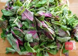 Illustration of how to make fried red amaranth 2