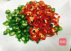 Illustration of how to make scrambled eggs with pepper 1