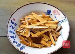 Illustration of how to stir-fry and dry leeks 2