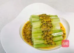 Illustration of how to make passion fruit mixed with cucumber 5
