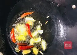 Illustration of how to make stir-fried water spinach 3 