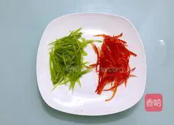 Illustration of how to make double pepper potato shreds 3