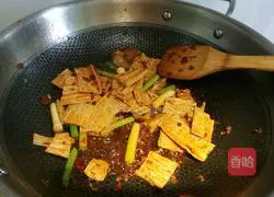 Illustration of how to stir-fry yuba with green garlic 4