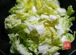 Illustration of how to make stir-fried cabbage with soy sauce 7