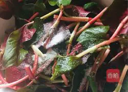 Illustration of how to make cold folded ear root 2