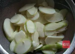 Illustration of how to make stir-fried wild rice 4