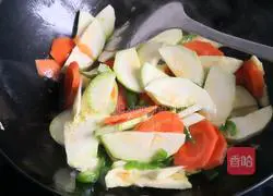 Illustration of how to make carrots fall in love with zucchini 4