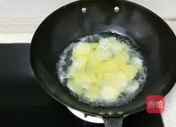 Illustration of how to make fried potato slices with peppers 3