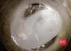 Illustration of how to make sauce-flavored spinach with vermicelli 2