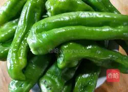 Illustration of how to make tiger skin green pepper 1