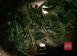 Illustration of how to make cold spinach and enoki mushrooms 3