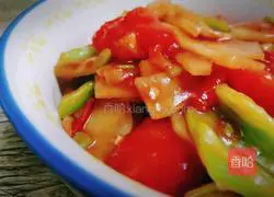 Illustration of how to stir-fry potatoes with tomatoes and pepper 3