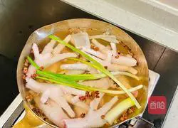 Refreshing summer~super appetizing Thai spicy and sour lemon chicken feet recipe 4