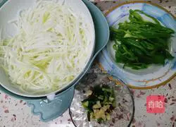 Illustration of how to make spicy fried gourds 1