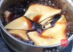 Illustration of how to make thousands of brine rolls 6