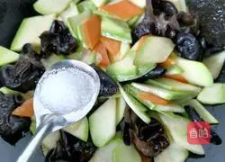 Fried zucchini and fungus Practice illustration 8