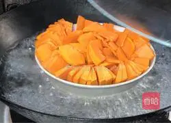 How to steam pumpkin with red dates and chestnuts Illustration 5